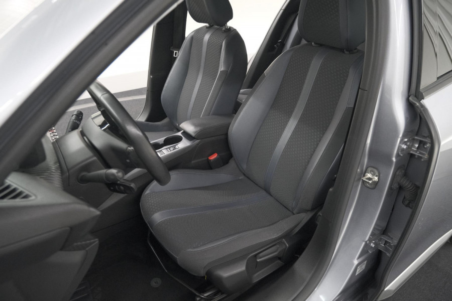 Peugeot 2008 PureTech 130 Blue Lease Allure | Camera | Navigatie | Parkeersensoren | Apple Carplay