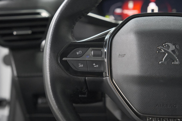 Peugeot 2008 PureTech 130 Blue Lease Allure | Camera | Navigatie | Parkeersensoren | Apple Carplay