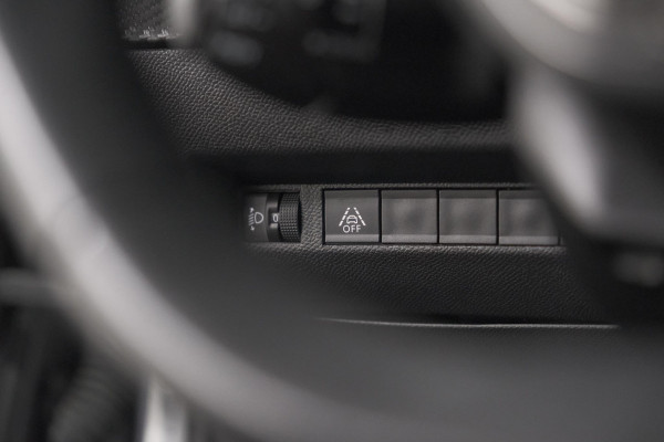 Peugeot 2008 PureTech 130 Blue Lease Allure | Camera | Navigatie | Parkeersensoren | Apple Carplay