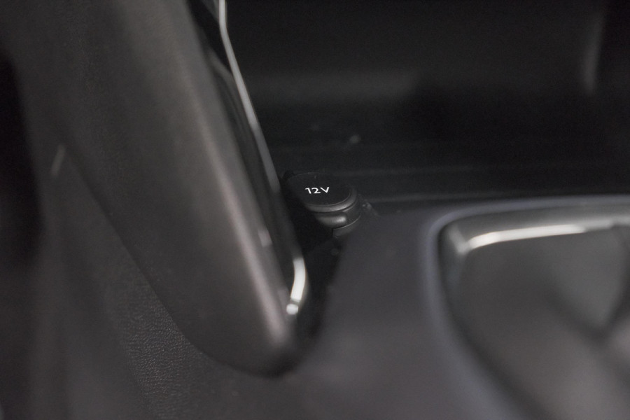 Peugeot 2008 PureTech 130 Blue Lease Allure | Camera | Navigatie | Parkeersensoren | Apple Carplay