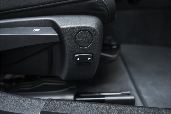 BMW 3-serie 330e High Executive M-Sport Parkeerhulp M-Remmen CarPlay