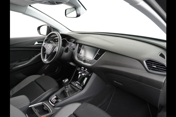 Opel Grandland X T131PK Apple Carplay Android Auto Camera PDC Navi AGR Keyless 19" DAB+ ECC Bluetooth 1/2 Leer Privacy Glas LMVRegen-Licht Sensor Isofix 100% Dealer Onderhouden Business Executive Orig.NLse auto
