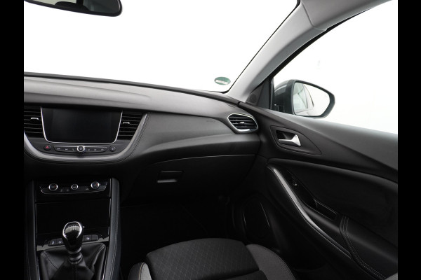 Opel Grandland X T131PK Apple Carplay Android Auto Camera PDC Navi AGR Keyless 19" DAB+ ECC Bluetooth 1/2 Leer Privacy Glas LMVRegen-Licht Sensor Isofix 100% Dealer Onderhouden Business Executive Orig.NLse auto