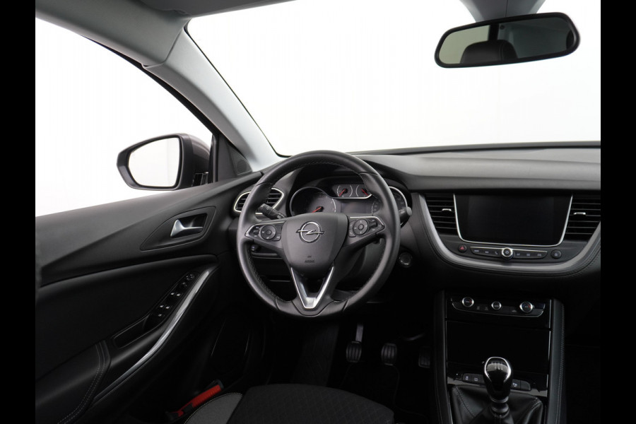 Opel Grandland X T131PK Apple Carplay Android Auto Camera PDC Navi AGR Keyless 19" DAB+ ECC Bluetooth 1/2 Leer Privacy Glas LMVRegen-Licht Sensor Isofix 100% Dealer Onderhouden Business Executive Orig.NLse auto