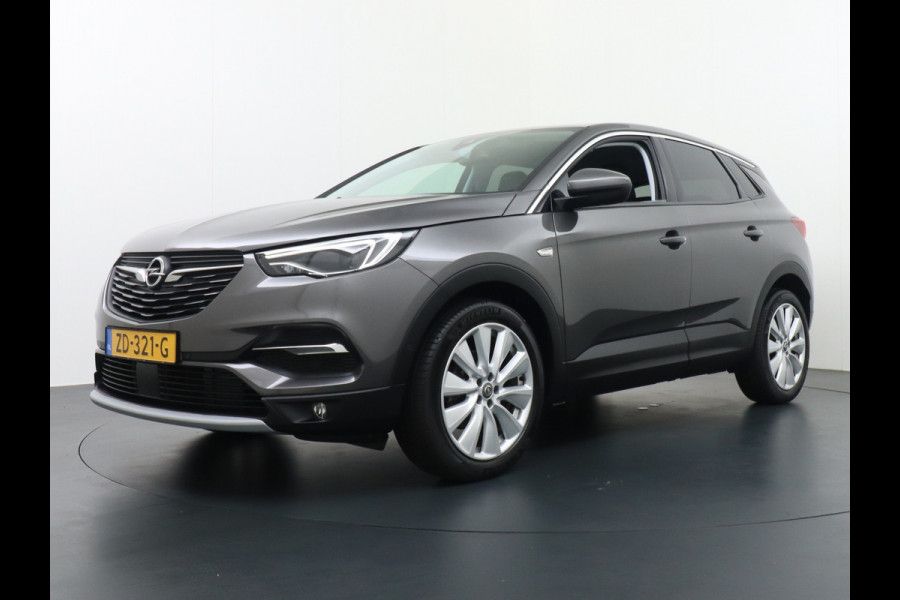 Opel Grandland X T131PK Apple Carplay Android Auto Camera PDC Navi AGR Keyless 19" DAB+ ECC Bluetooth 1/2 Leer Privacy Glas LMVRegen-Licht Sensor Isofix 100% Dealer Onderhouden Business Executive Orig.NLse auto