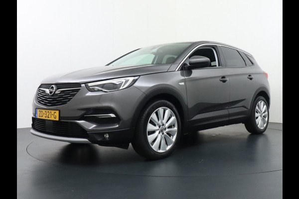 Opel Grandland X T131PK Apple Carplay Android Auto Camera PDC Navi AGR Keyless 19" DAB+ ECC Bluetooth 1/2 Leer Privacy Glas LMVRegen-Licht Sensor Isofix 100% Dealer Onderhouden Business Executive Orig.NLse auto