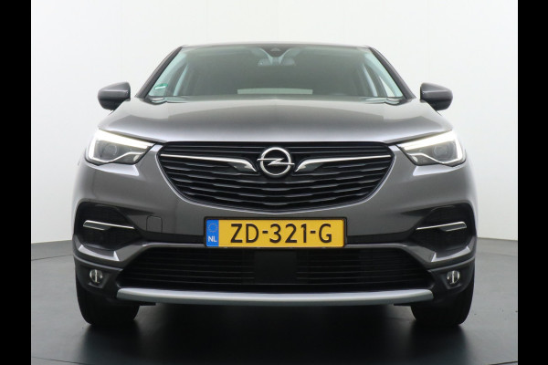 Opel Grandland X T131PK Apple Carplay Android Auto Camera PDC Navi AGR Keyless 19" DAB+ ECC Bluetooth 1/2 Leer Privacy Glas LMVRegen-Licht Sensor Isofix 100% Dealer Onderhouden Business Executive Orig.NLse auto