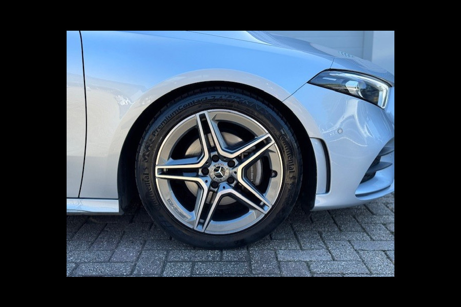 Mercedes-Benz A-Klasse 200 AMG -Dealer onderhouden-Panorama