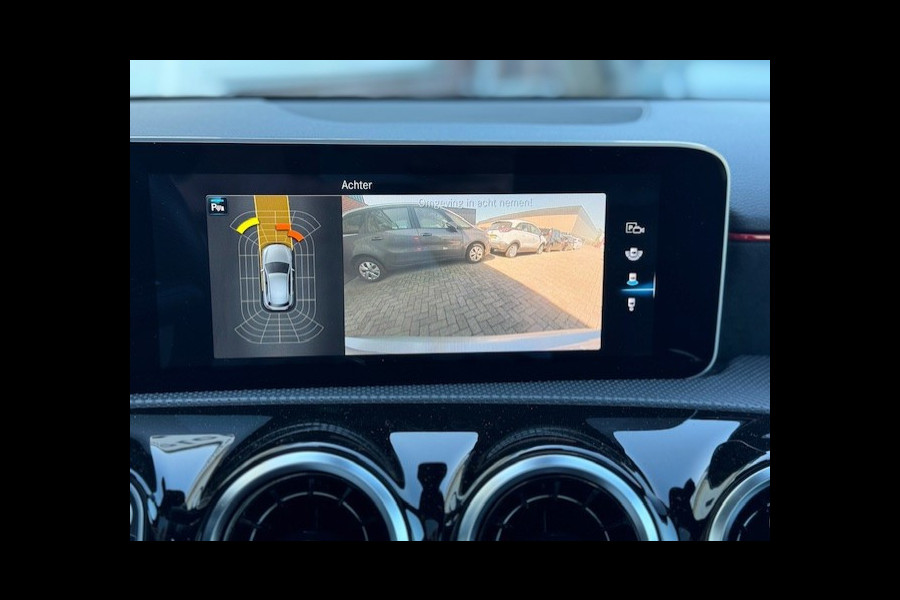 Mercedes-Benz A-Klasse 200 AMG -Dealer onderhouden-Panorama