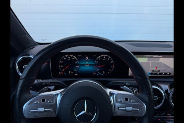 Mercedes-Benz A-Klasse 200 AMG -Dealer onderhouden-Panorama
