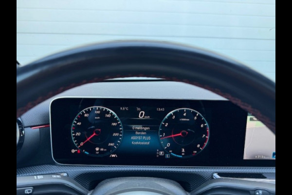 Mercedes-Benz A-Klasse 200 AMG -Dealer onderhouden-Panorama