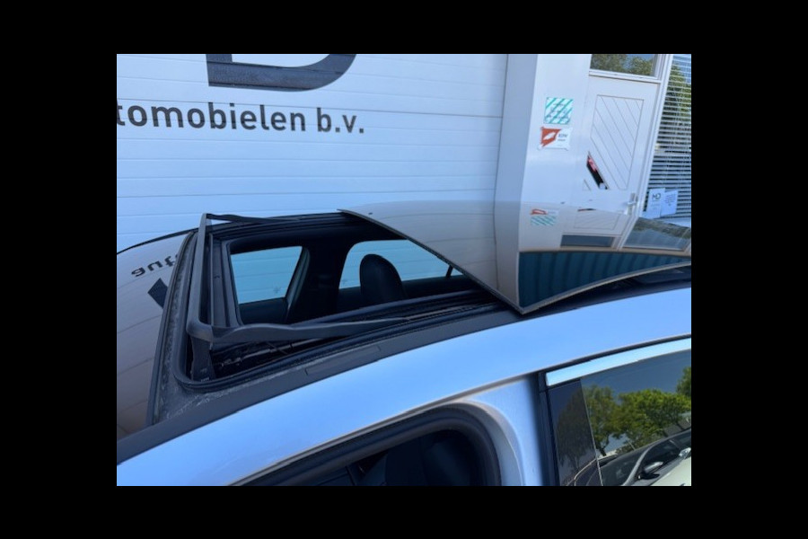 Mercedes-Benz A-Klasse 200 AMG -Dealer onderhouden-Panorama