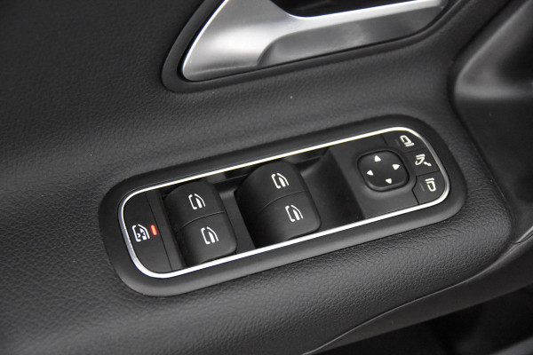 Mercedes-Benz A-Klasse 180 d Business Solution *1ste Eigenaar*Navigatie*Stoelverwarming*Camera*