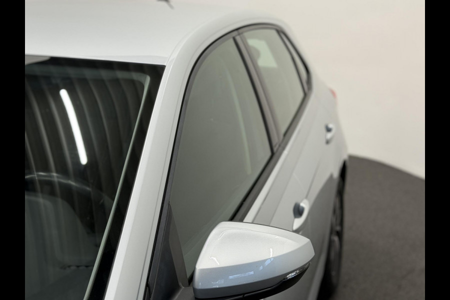 Volkswagen Polo 1.0 TSI Life Navigatie Apple Carplay / Android Auto Camera Parkeersensoren Adaptive Cruise Control Full Led Virtual Cockpit Airco