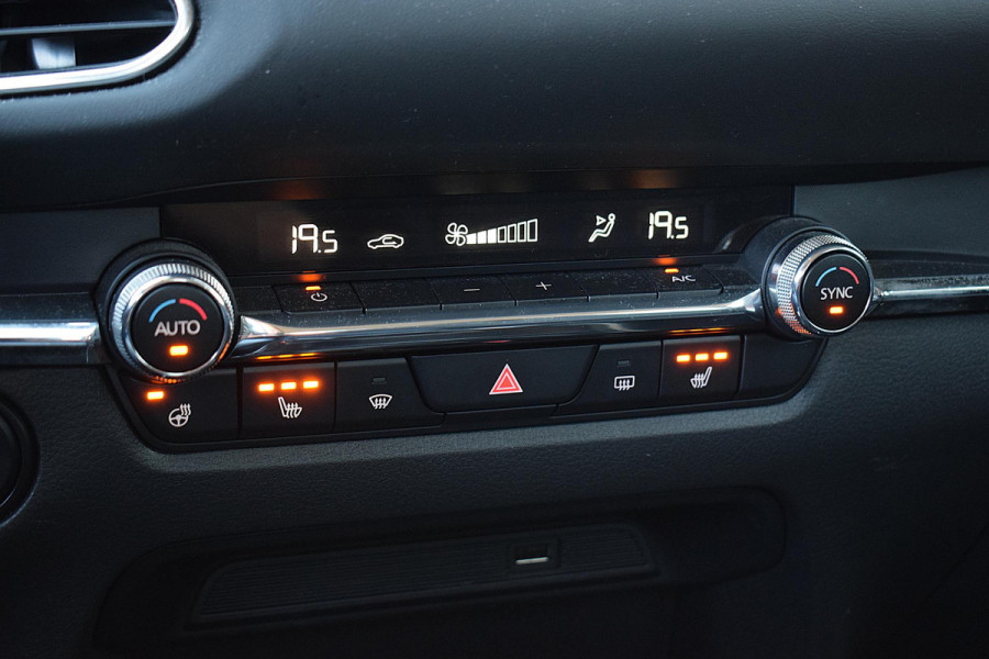 Mazda CX-30 2.0 e-SkyActiv-X M Hybrid Comfort | HUD | Stuur- en Stoelverw. | BOSE | CarPlay