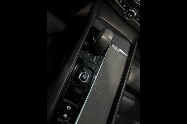 Volvo XC60 T6 Aut. Long Range Inscription ACC Stoelverwarming Leder 350pk