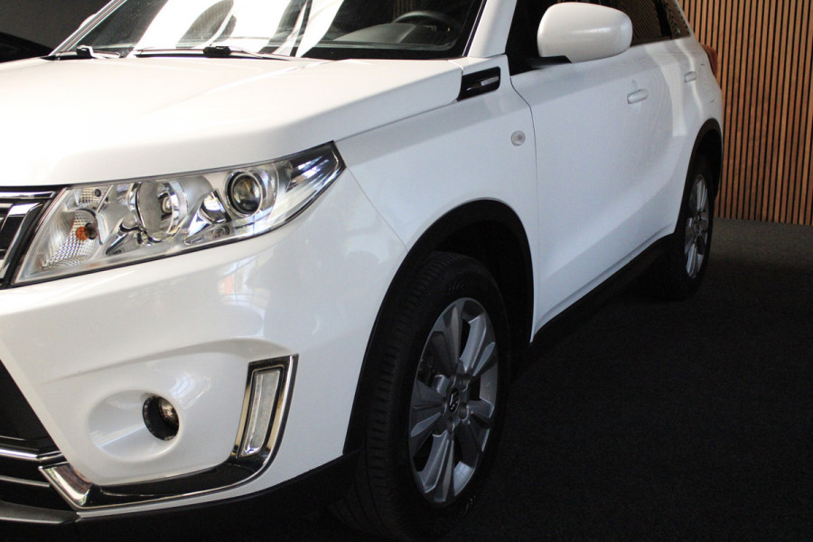 Suzuki Vitara 1.0 Boosterjet S. Navi Camera Climate Cruise Stoelverwarming Metallic lak LM velgen