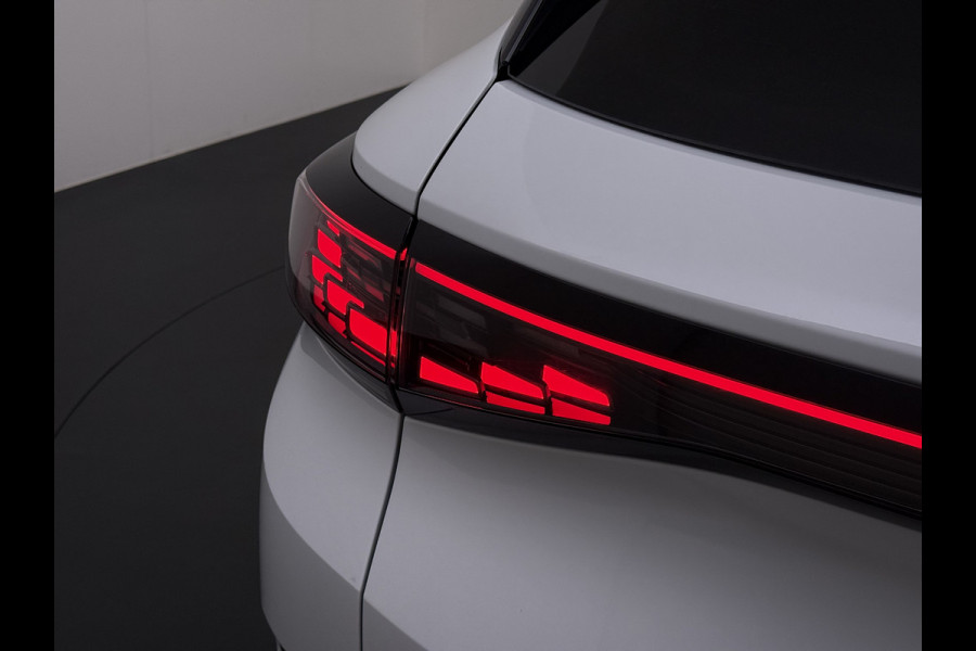 Volkswagen ID.4 Max 82kWh Warmtepomp Panoramadak Ergo-Comfort Stoelen+Memory Adap.Cruise Navi 3-Zone Ecc 360°Camera Apple Carplay Android Auto P Lmv 21" Stoel+Stuurverwarming Elek.Achterklep Privacy Glas Matrix Led Isofix DAB Origineel Nederlandse Auto Dealeronderhouden