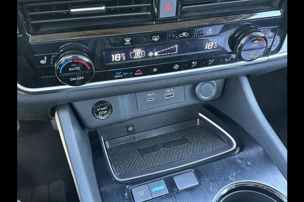 Nissan X-Trail N-Connecta Family Pack | VOLLEDIGE FABRIEKS GARANTIE TOT 03-2028 | VOOR & ACHTERSTOELEN VERWARMD | STUURWIEL VERWARMD | 7 PERSOONS! | KEYLESS | DODE HOEK | 360 CAMERA | APPLECARPLAY | ADAP. CRUISE |