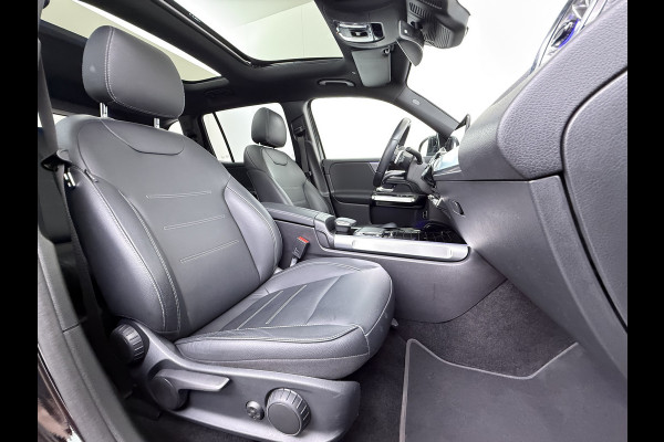 Mercedes-Benz EQB 250 AMG Line 7-Persoons Leder Panoramadak SOH 95% Adap.Cruise Navi Camera Stoelverwarming Pdc Night-pakket Elek.Achterklep Lmv 19" Privacy Glas Led DAB