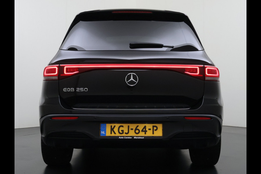 Mercedes-Benz EQB 250 AMG Line 7-Persoons Leder Panoramadak SOH 95% Adap.Cruise Navi Camera Stoelverwarming Pdc Night-pakket Elek.Achterklep Lmv 19" Privacy Glas Led DAB