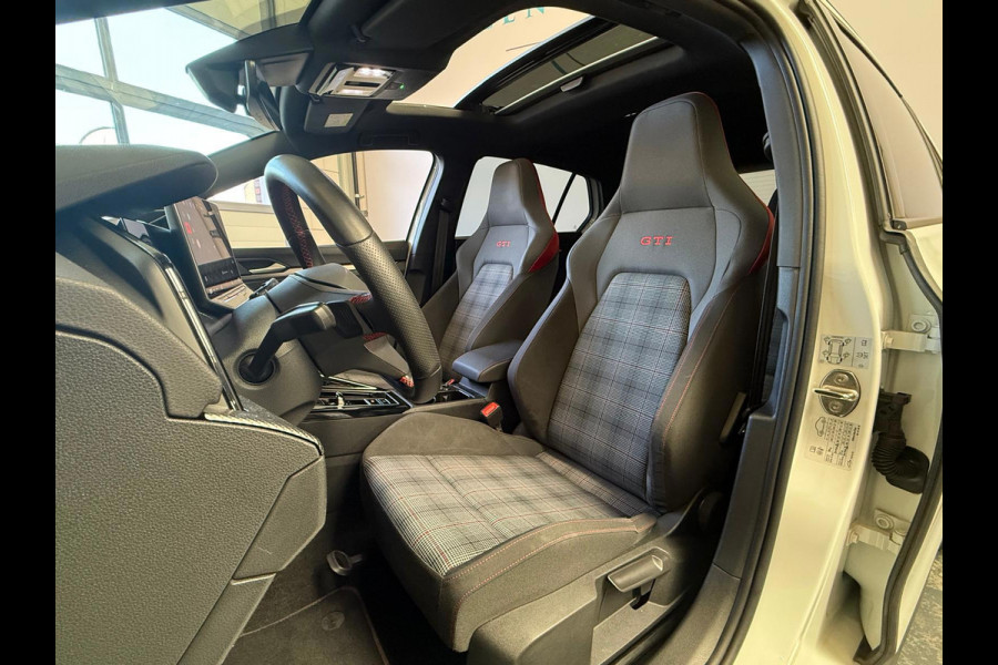 Volkswagen Golf 8.5 GTI Facelift 2.0 TSI 265PK PANO,IQ,HUD,Trekhaak