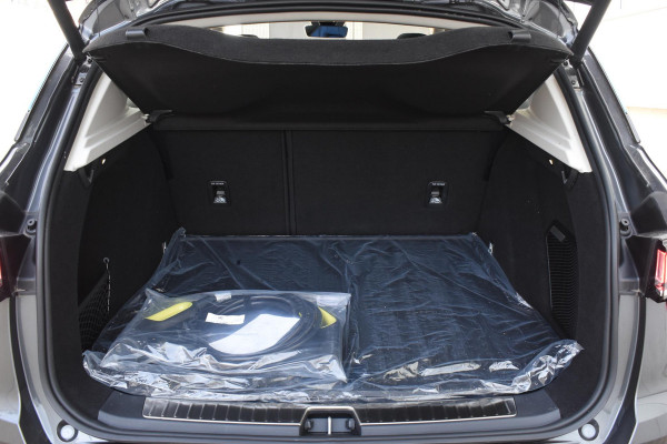 Lynk & Co 01 262PK Automaat / 360 Camera / Adaptieve cruise control / Glazen schuif-kanteldak / Elektrische stoelen met geheugenfunctie / Stoelverwarming / Elektrische achterklep / Climate control / Parkeersensoren V+A / 20"velgen / Keyless entry /
