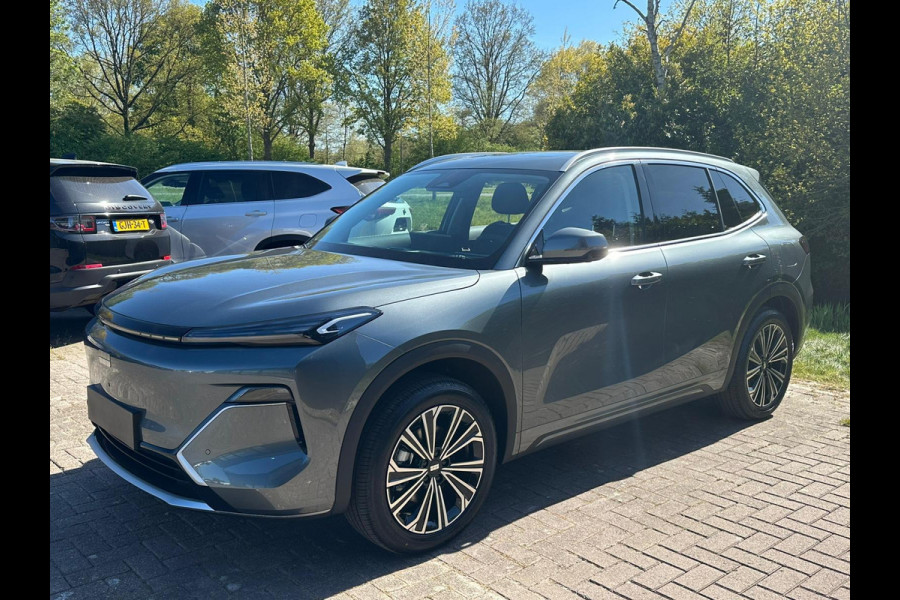 GEELY Starray EM-i 1.5 Max+ | Panorama | Stoelen voor & achter verwarmd | Memory Seats | 360 Camera | 19 Inch LMV | 136km elektrisch bereik