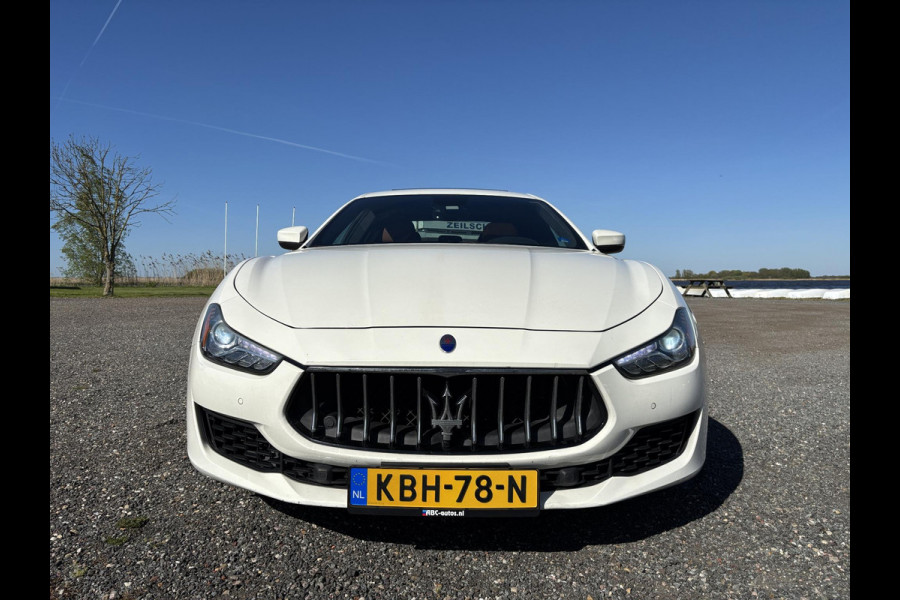 Maserati Ghibli S GranLusso 3.0 V6 Twin Turbo 411 pk