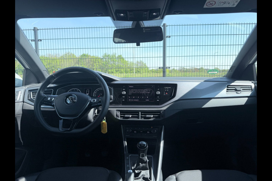 Volkswagen Polo 1.0 TSI Highline | Camera | PDC | Carplay | Half-leder