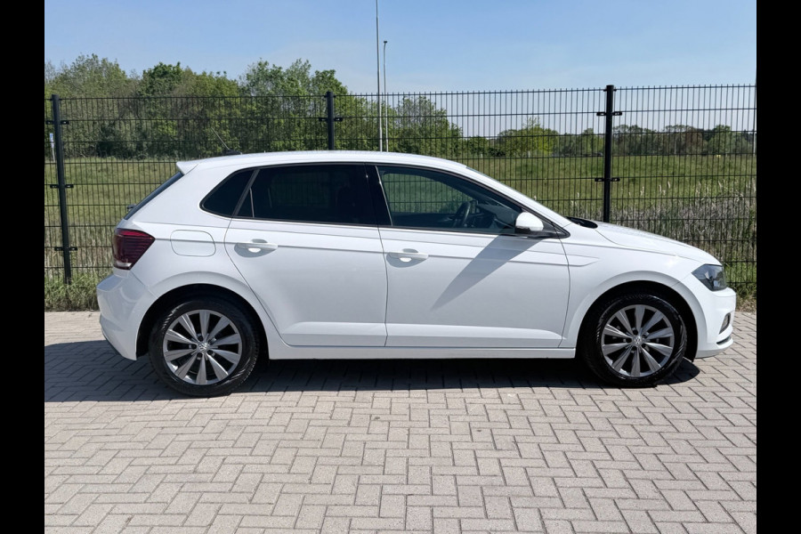Volkswagen Polo 1.0 TSI Highline | Camera | PDC | Carplay | Half-leder