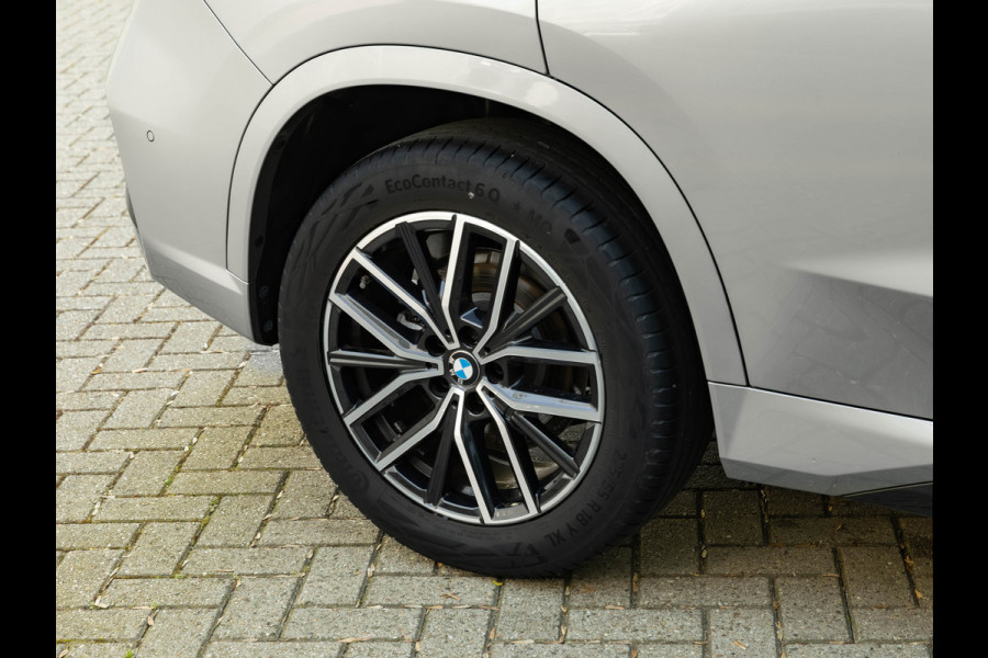 BMW X1 sDrive18i M-Sport - Camera - LED - Comfort Acces - Stoelverwarming