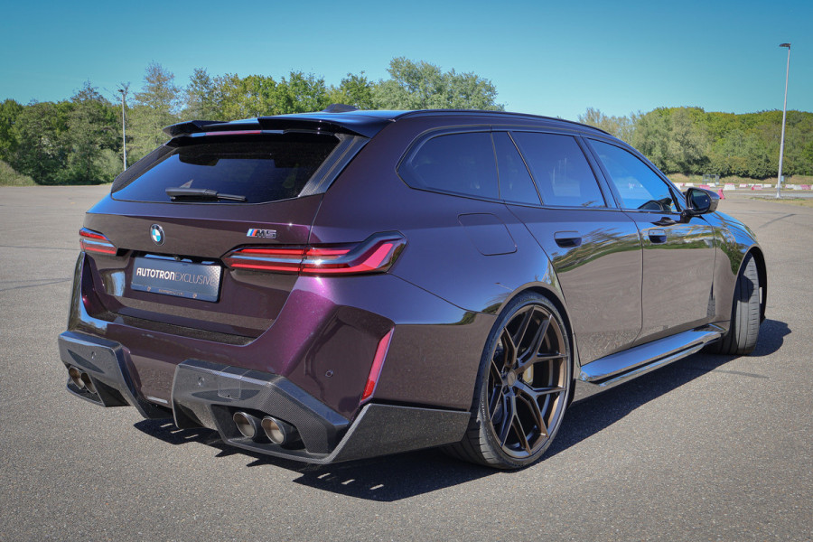 BMW M5-serie Touring M5 TOURING | AKRAPOVIC | VOSSEN VELGEN | KERAMISCH | FULL KLEUREN PPF | FULL CARBON EXTERIEUR M PERFORMANCE | 360 CAMERA | ACC |