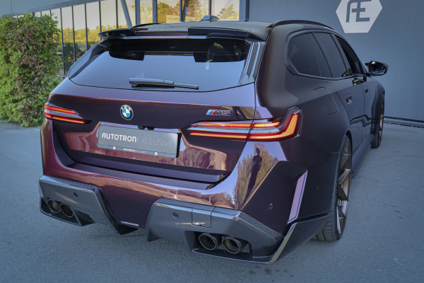 BMW M5-serie Touring M5 TOURING | AKRAPOVIC | VOSSEN VELGEN | KERAMISCH | FULL KLEUREN PPF | FULL CARBON EXTERIEUR M PERFORMANCE | 360 CAMERA | ACC |