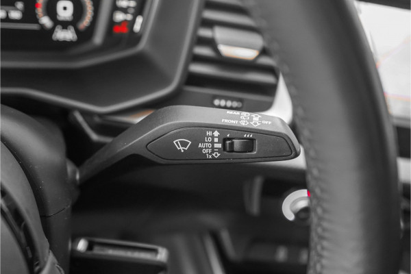 Audi A1 Sportback 30 TFSI S Edition Parkeerhulp Camera CarPlay