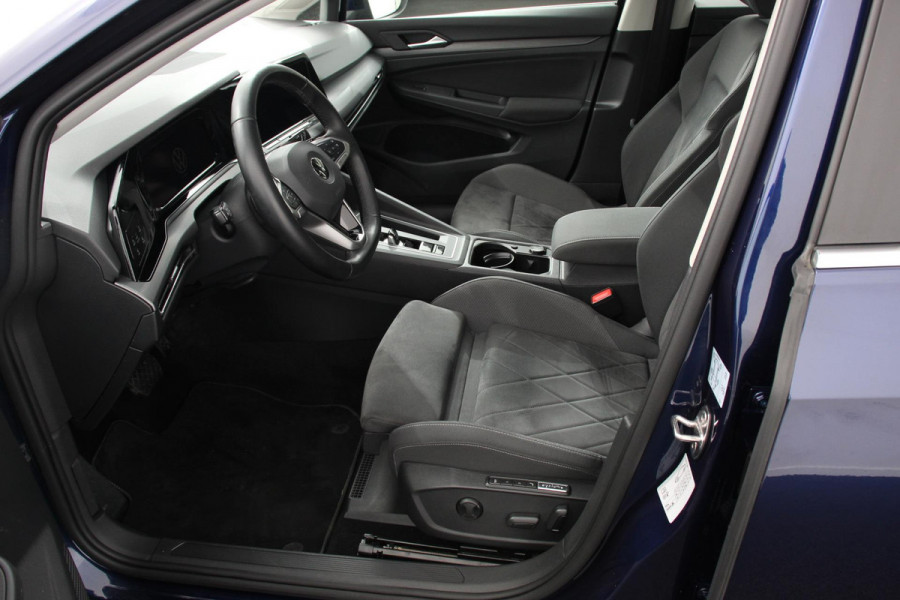 Volkswagen Golf 1.5 eTSI DSG Style 150 Pk Adaptive Cruise Control Camera Stoel/Stuurverwarming Navigatie Digital Cockpit Massage/Memory Bestuurderstoel