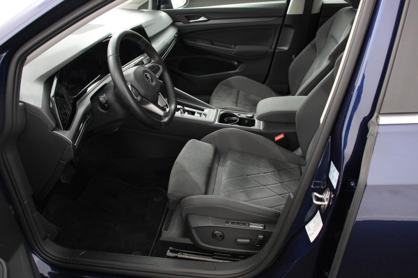 Volkswagen Golf 1.5 eTSI DSG Style 150 Pk Adaptive Cruise Control Camera Stoel/Stuurverwarming Navigatie Digital Cockpit Massage/Memory Bestuurderstoel