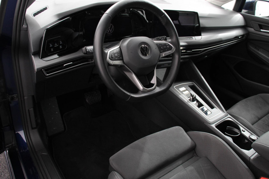 Volkswagen Golf 1.5 eTSI DSG Style 150 Pk Adaptive Cruise Control Camera Stoel/Stuurverwarming Navigatie Digital Cockpit Massage/Memory Bestuurderstoel