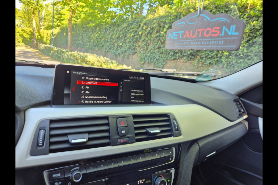 BMW 3 Serie Touring 320i LCI Apple CarPlay Adaptieve Cruise Camera Sport Stoelen KeyLess Lm Velgen Corporate Lease Executive