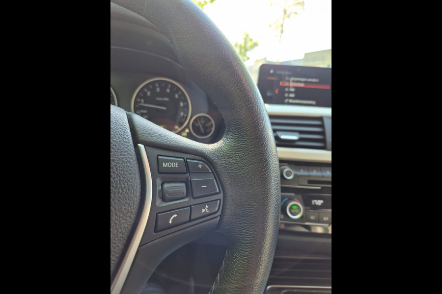 BMW 3 Serie Touring 320i LCI Apple CarPlay Adaptieve Cruise Camera Sport Stoelen KeyLess Lm Velgen Corporate Lease Executive