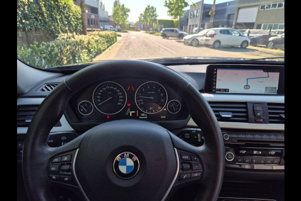 BMW 3 Serie Touring 320i LCI Apple CarPlay Adaptieve Cruise Camera Sport Stoelen KeyLess Lm Velgen Corporate Lease Executive