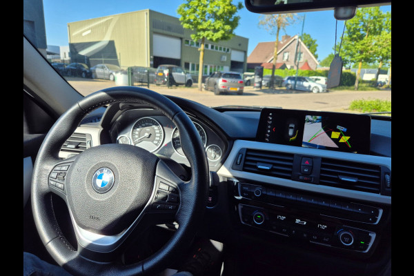 BMW 3 Serie Touring 320i LCI Apple CarPlay Adaptieve Cruise Camera Sport Stoelen KeyLess Lm Velgen Corporate Lease Executive