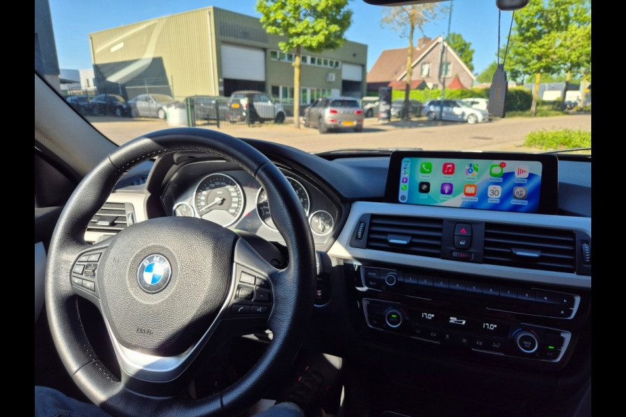 BMW 3 Serie Touring 320i LCI Apple CarPlay Adaptieve Cruise Camera Sport Stoelen KeyLess Lm Velgen Corporate Lease Executive