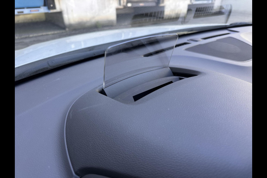 Hyundai Kona EV Premium 64 kWh | SOH: 96,8% | Leder | LED | Camera | Blindspot | Lage km-stand! |