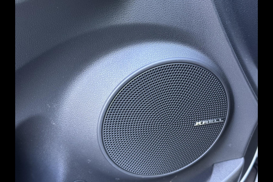 Hyundai Kona EV Premium 64 kWh | SOH: 96,8% | Leder | LED | Camera | Blindspot | Lage km-stand! |