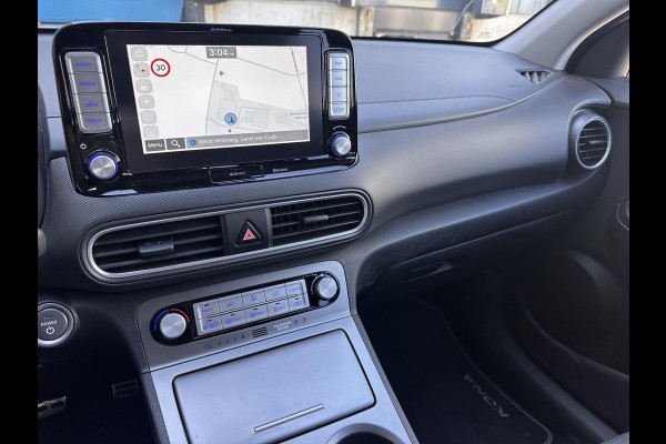 Hyundai Kona EV Premium 64 kWh | SOH: 96,8% | Leder | LED | Camera | Blindspot | Lage km-stand! |