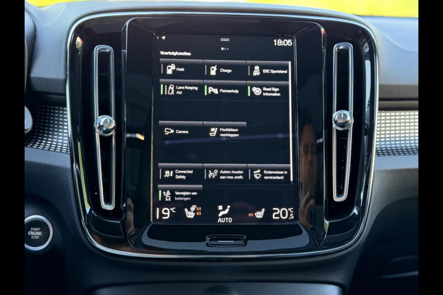 Volvo XC40 1.5 T4 210PK Recharge R-Design |Pano|Leer|Winterpakket|Cam|20"
