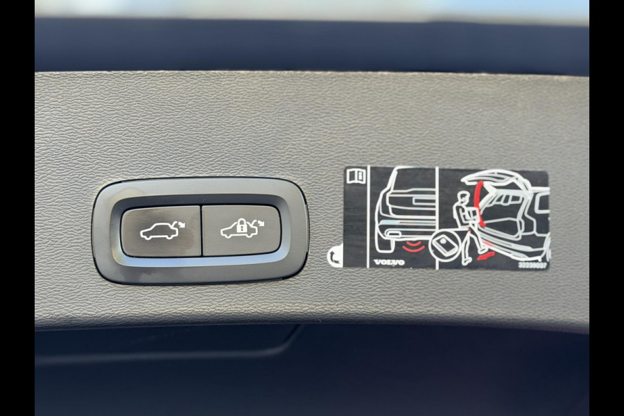 Volvo XC40 1.5 T4 210PK Recharge R-Design |Pano|Leer|Winterpakket|Cam|20"