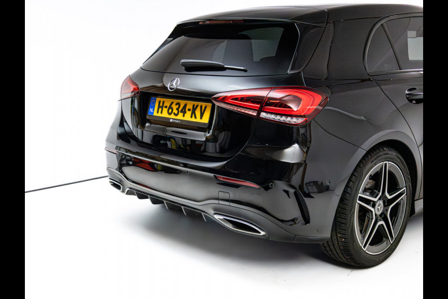 Mercedes-Benz A-Klasse 180 Business Solution AMG Night Upgrade | Adaptive-cruise | Navigatie | Stoelverwarming Sfeerverlichting, Live traffic info, All-season, Camera