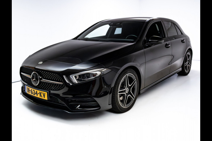 Mercedes-Benz A-Klasse 180 Business Solution AMG Night Upgrade | Adaptive-cruise | Navigatie | Stoelverwarming Sfeerverlichting, Live traffic info, All-season, Camera